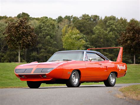 1970 plymouth roadrunner superbird.